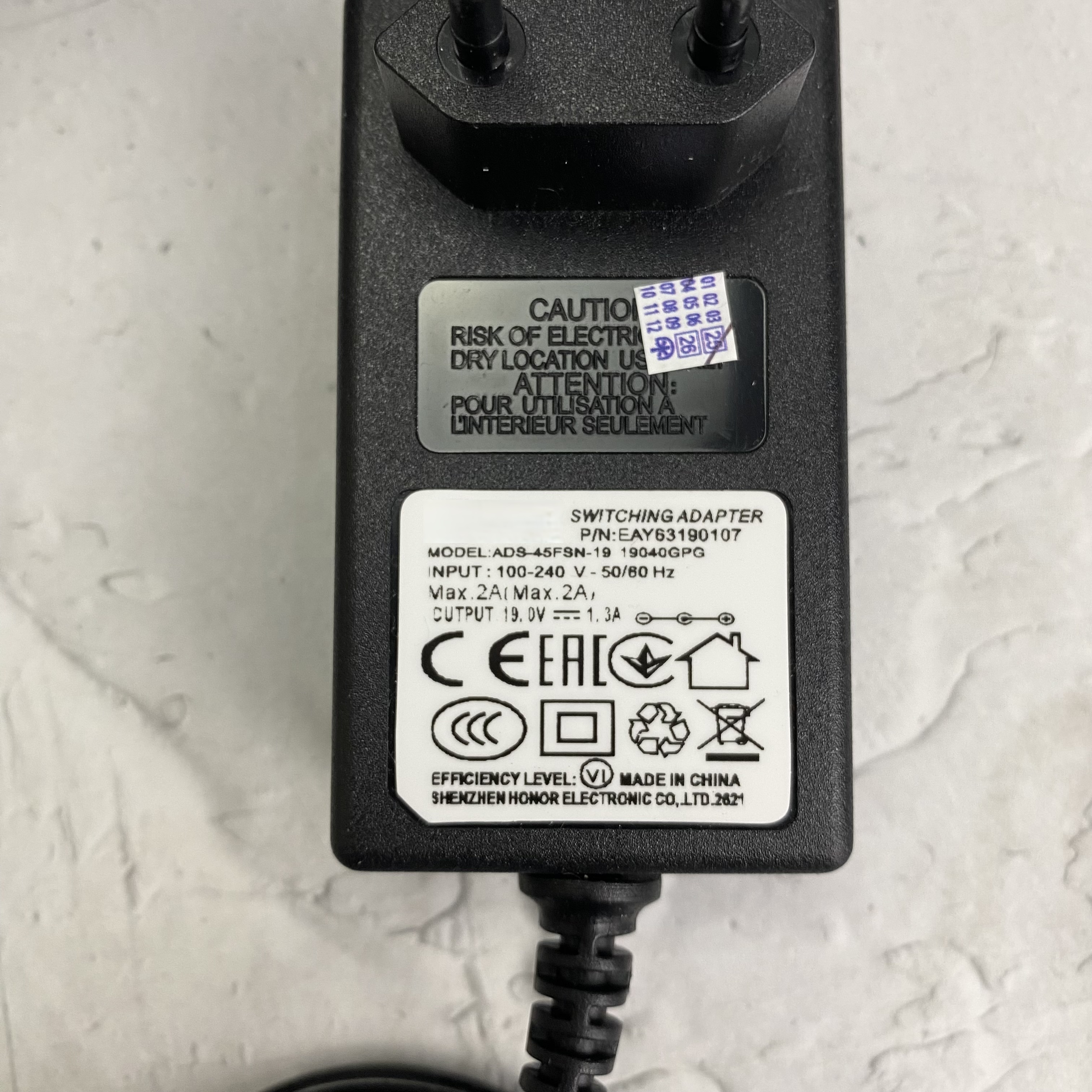 Adaptor lg 19v   1.3a 02